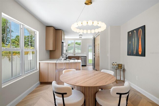 Building Photo - 422 24th St N