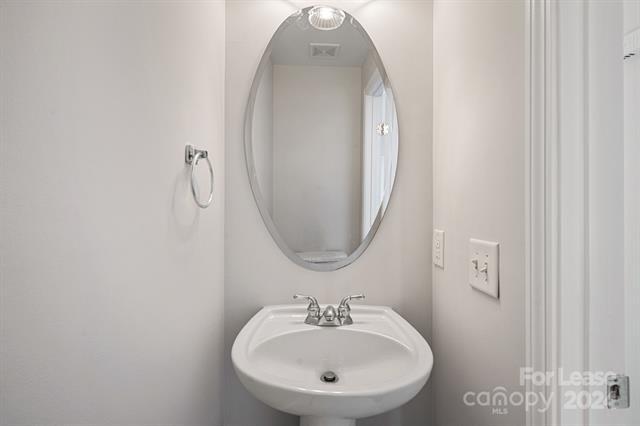 Building Photo - 1965 Charlotte Hwy