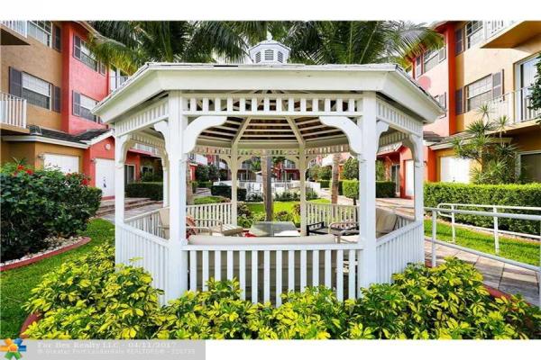 Building Photo - 2725 NE 8th Ave