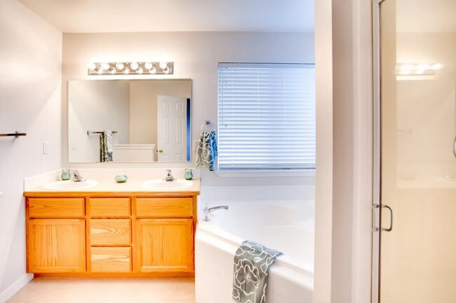 Building Photo - Terrific Home In Amazing Neighborhood!