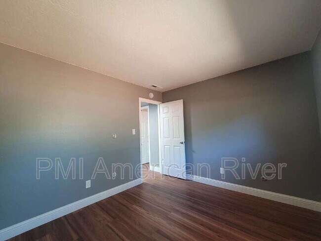 Building Photo - 1321 Oak Terrace Ct