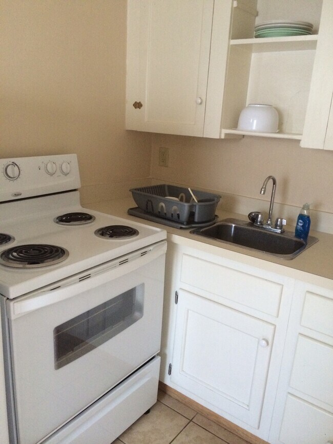Building Photo - One Bedroom in Olde Town Portsmouth