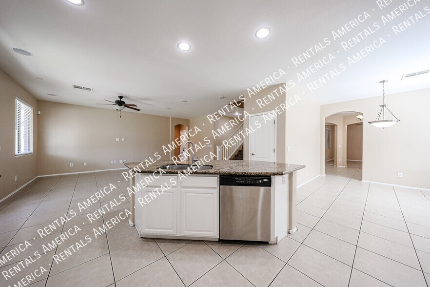 Building Photo - 6845 W Alta Vista Rd