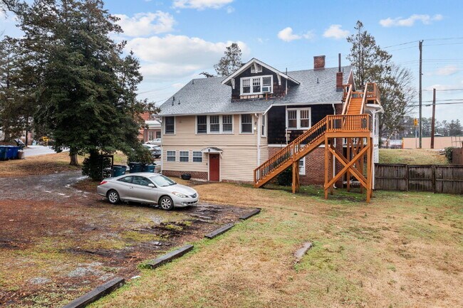 Building Photo - "Charming Historic 2-Bed Oasis in Durham –...