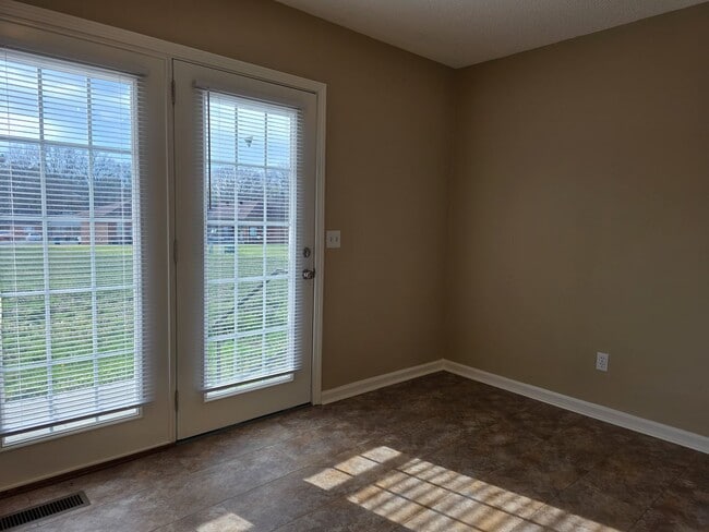 Building Photo - 1609 Bourland Ln