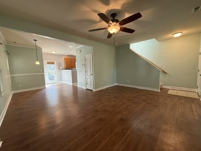 Building Photo - 3 Bedroom in Huntersville with Fenced Back...