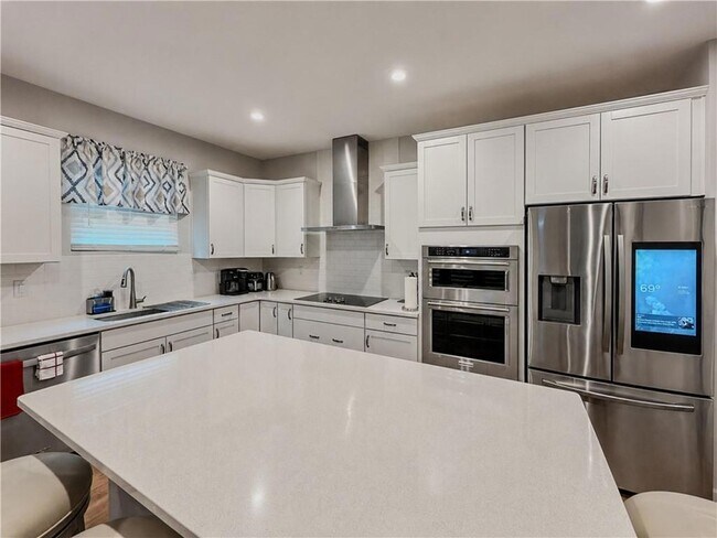 Building Photo - 45 Woodford Dr
