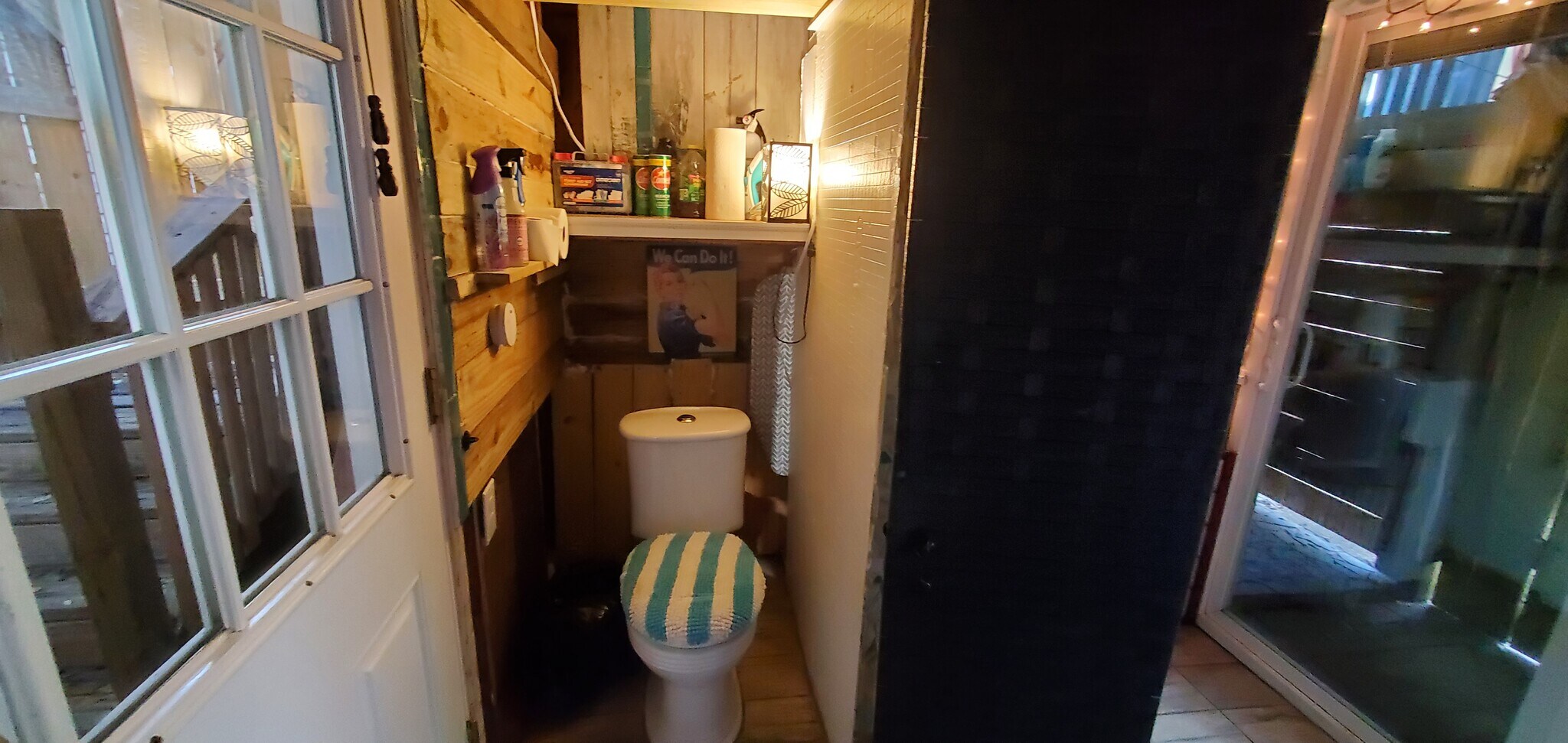 Commode area - 5014 Hillwood Cir S