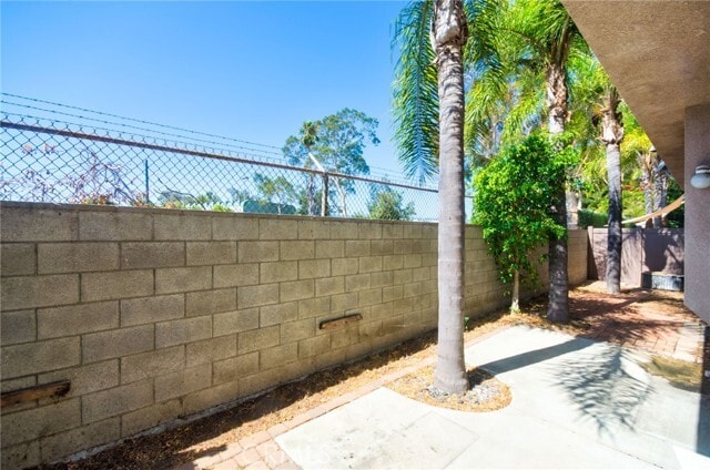 Building Photo - 24646 Maple Ln