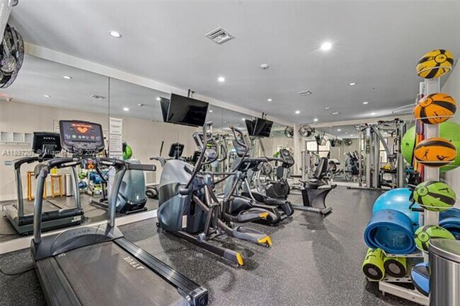 Building Photo - 6124 Paradise Point Dr