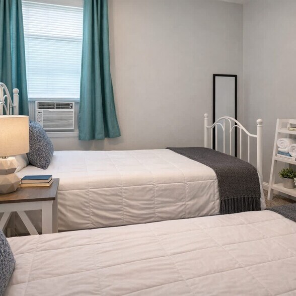 Building Photo - 905 Hill St