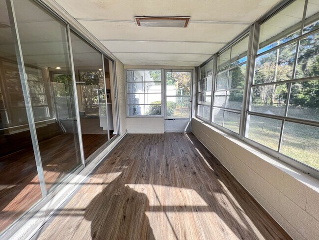 Building Photo - Pet Friendly 3BR/2BA NW Gainesville Home - Available mid-July!