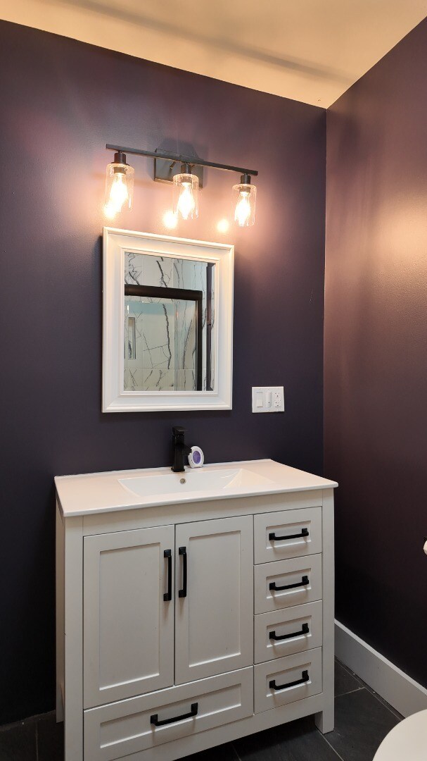 Building Photo - Modern Brand New 2 Bdrm in OTR – Stylish Finishes!