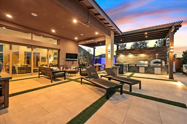Building Photo - 6690 Interstellar St