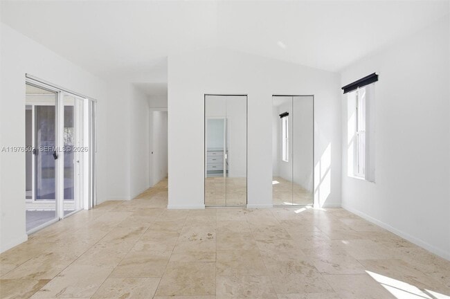 Building Photo - 922 Falling Water Rd