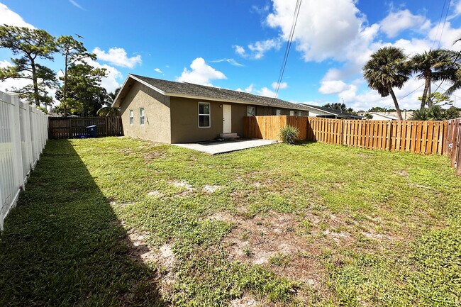 Building Photo - 6171 Heather St