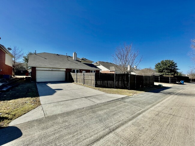 Access to attached garage from alley - 2852 Clear Creek Dr