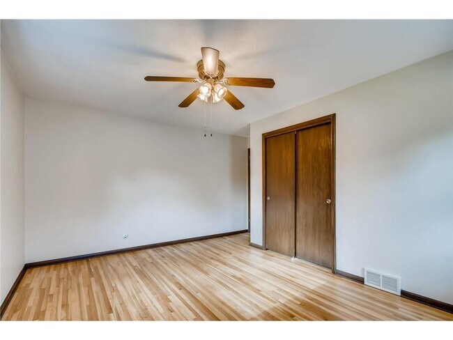 Building Photo - 7428 16th Ave S