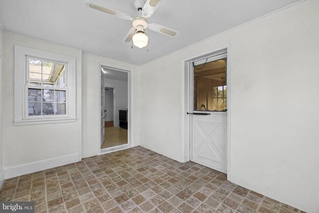 Building Photo - 2917 1st St