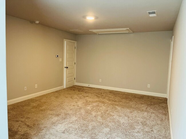 Building Photo - ***MOVE IN SPECIAL*** Wow! Perfect 4 bedro...