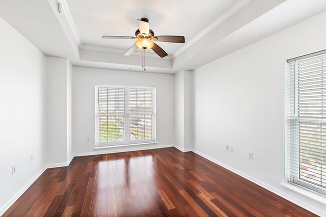 Building Photo - Stunning Berkman Plaza Condo