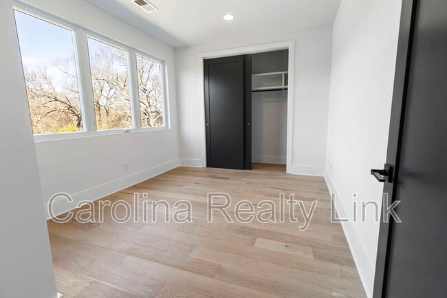 Building Photo - 3519 Avalon Ave