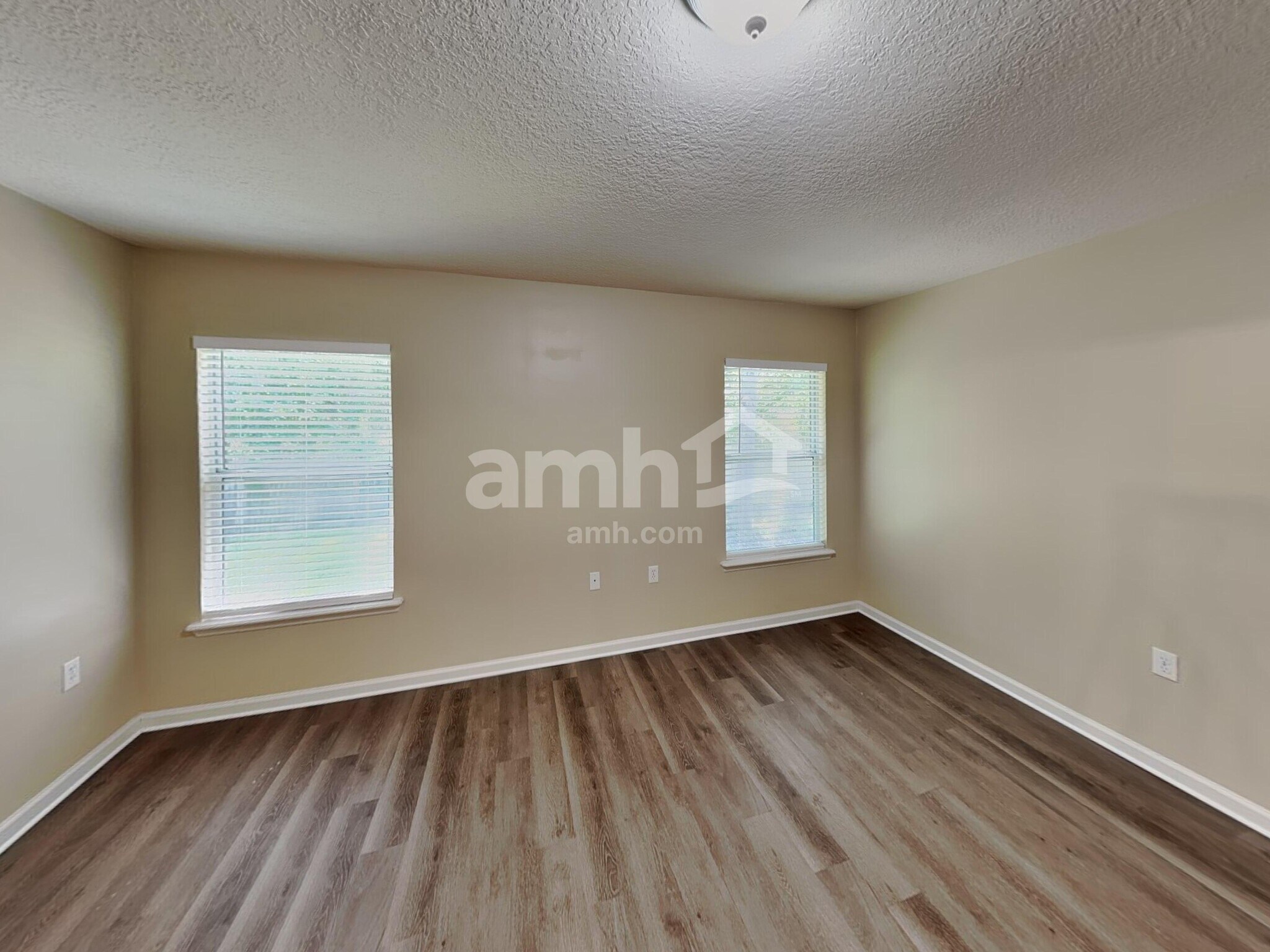 Building Photo - 12052 Hayden Lakes Cir