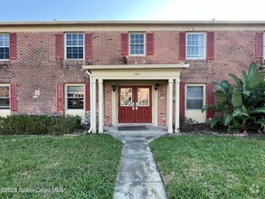 Building Photo - 145 E Colonial Ct