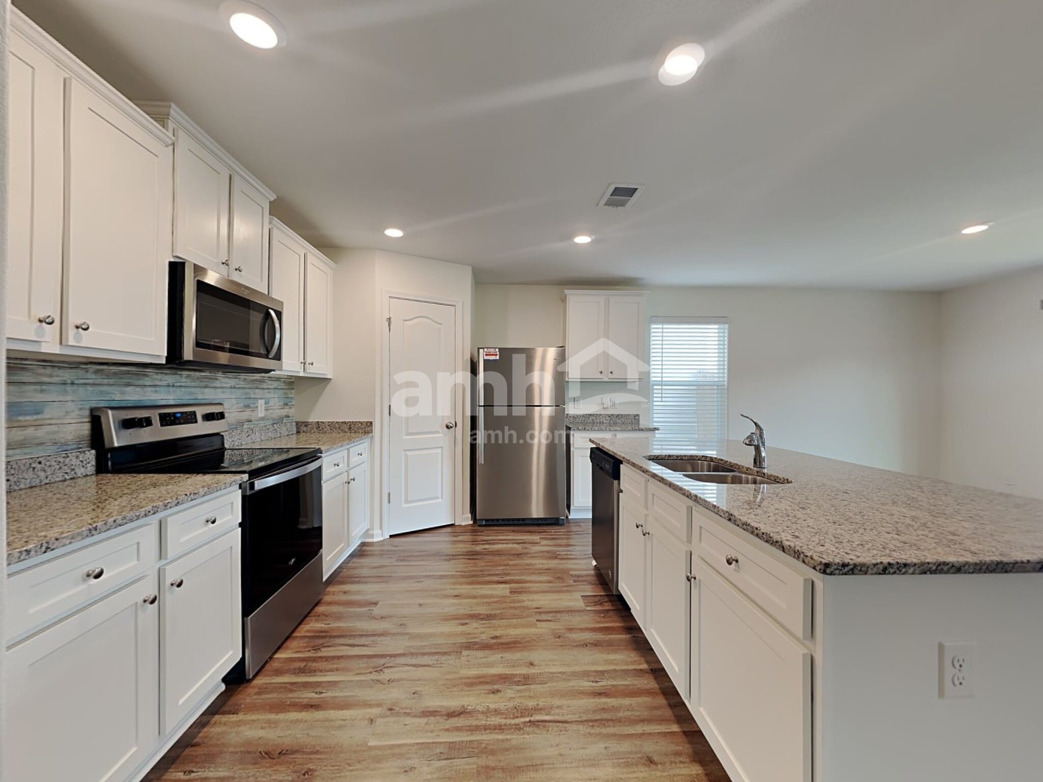 Building Photo - 2065 Southlea Dr