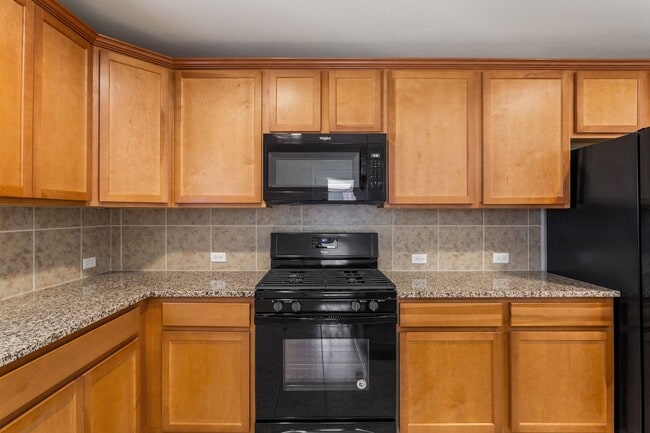 Building Photo - 215 Paint Creek Ln