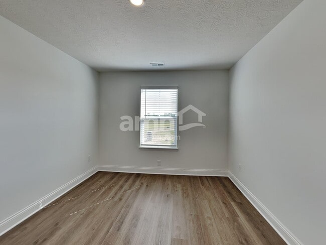 Building Photo - 1373 Pk Pl S