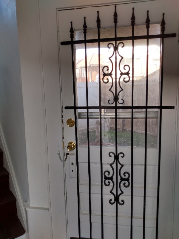 Building Photo - 1632 Virginia St E