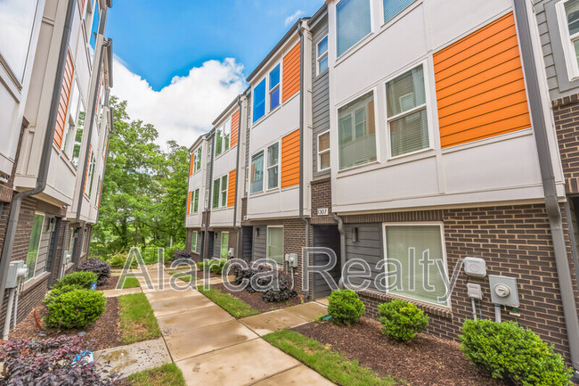 Building Photo - 1311 Millpark Ln