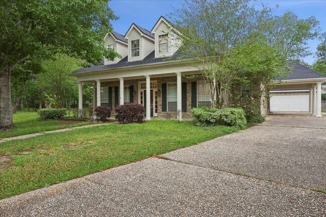 Building Photo - 4 Twin Cir Dr