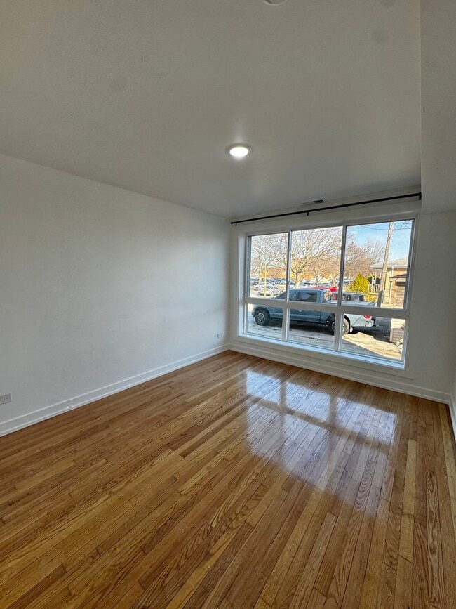 Building Photo - 4656 W 87th St