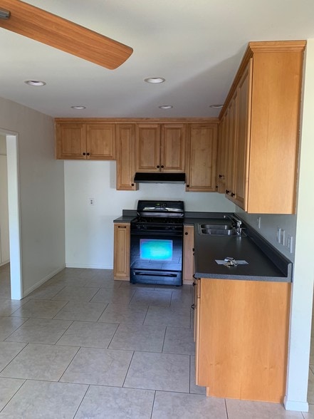 Building Photo - 18541 Demion Ln