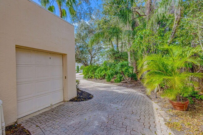 Building Photo - 16334 Port Dickinson Dr