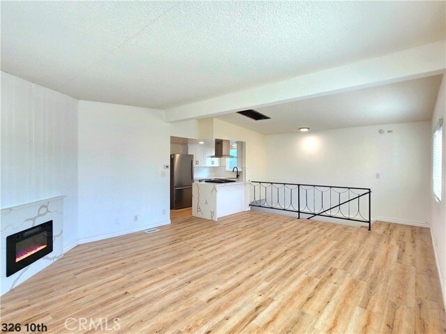 Building Photo - 326 10th Pl