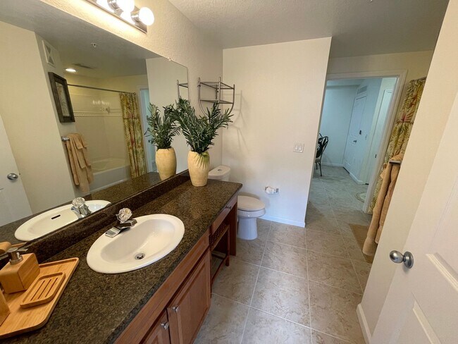 Building Photo - ANNUAL RENTAL - FULLY FURNISHED 1 BED / 1 ...