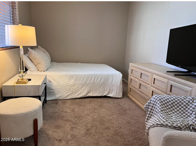 Building Photo - 16924 W Northampton Rd