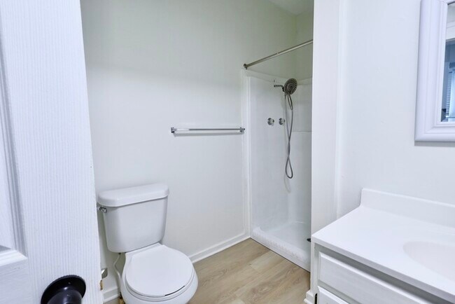 Building Photo - 316 Grand Ave