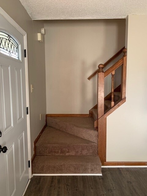 Entry to stairs - 6020 Sand Wedge Cir