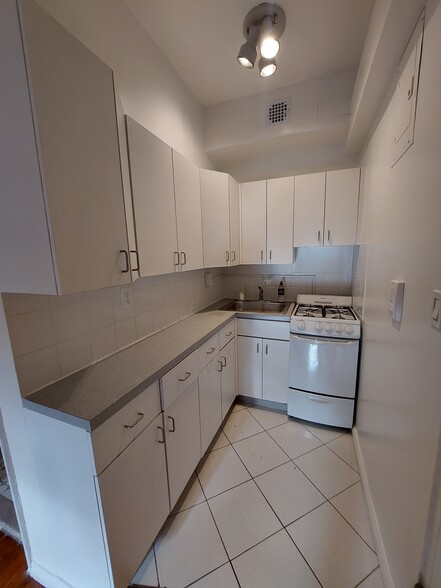 Kitchen - 156 W 95th St