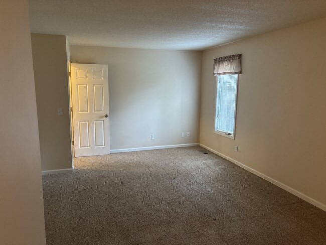 Building Photo - 176 Kinloch Ct