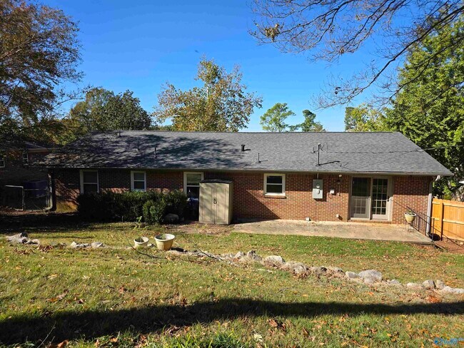 Building Photo - 907 Fagan Springs Dr SE