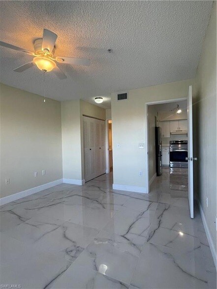 Building Photo - 1205 Wildwood Lakes Blvd