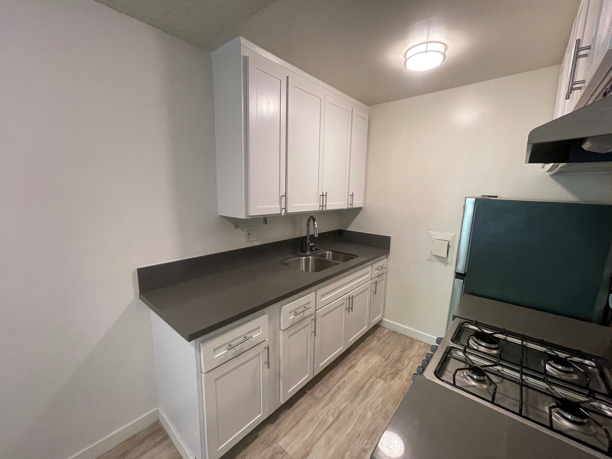 Building Photo - 25 Navy St