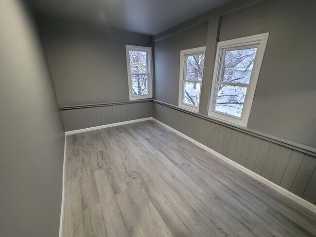 Building Photo - 166 Northampton Ave