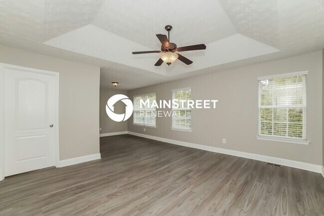 Building Photo - 5 Bedroom Pet-Friendly Home in Douglasville, GA with Main Street Renewal