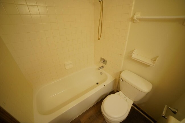 Building Photo - 1820 Nicklaus Dr